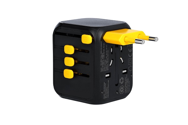Waka Waka World Travelcharger 1 Waka-Waka-World-Travelcharger
